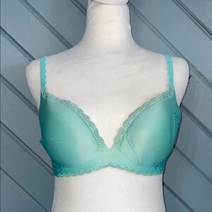 Victoria Secret Angels Secret Embrace Push Up Bra NWT
